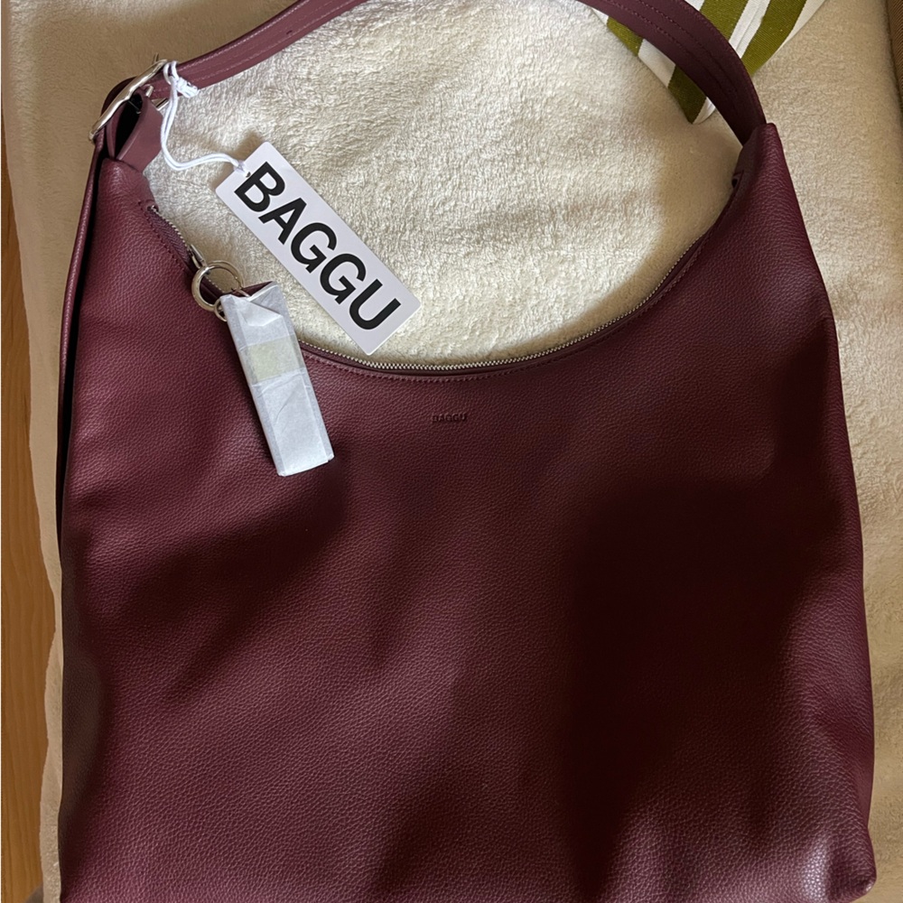 BAGGU Recyled Leather Shoulder Bag - Brand New - Picture 7 of 7